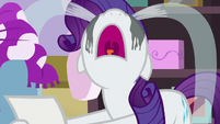 Rarity crying overdramatically S7E6