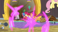Twilight teleports as CMC go look for Spur S9E22
