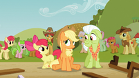 Apple Bloom and Granny Smith cheer up Applejack S03E08