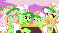 Auntie Applesauce "same time next year?" S8E5