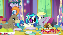 Cranky, DJ Pon-3, and Derpy at the table S6E6