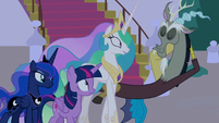 Discord appears before the princesses S9E17