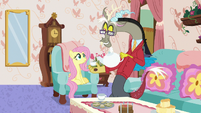 Discord pouring green tea for Fluttershy S7E12