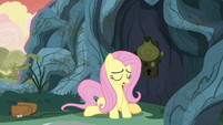 Fluttershy unable to open Meadowbrook's door S7E20