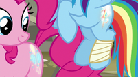 Pinkie and Rainbow Dash's cutie marks glowing S6E19