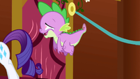 Spike falls in love with Rarity S1E1