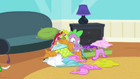 Spike under pile of clothes S4E24