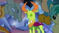 Thorax nods his head in agreement S9E3