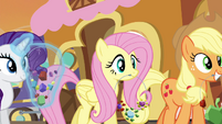 Twilight's friends with rock candy necklaces S4E18
