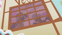 Twilight and Pinkie's window silhouettes S1E09