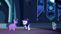 Twilight trying to talk to Rarity S5E26