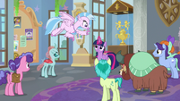 Silverstream offers to help hang posters S9E7