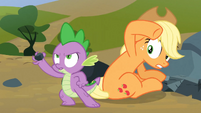 Spike saves Applejack 4 S3E09