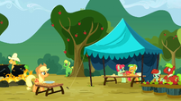 Apple family reunion S3E8