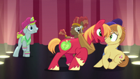 Big Mac continues singing and glares at Feather Bangs S7E8