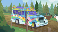 Fluttershy getting back on the tour bus EGDS12