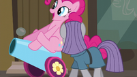 Maud sees Pinkie riding her party cannon S6E3