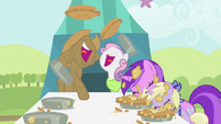 Rarity and Sweetie Belle about to swallow pies S2E05