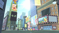 Main cast walking on the streets of Manehattan S4E08