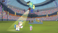 Shining Armor in the spotlight S4E24