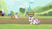 Sweetie Belle with empty tub on head S2E05