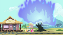 Tree in flames S4E11