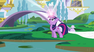 Twilight about to teleport S3E01