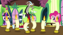 Discord and the dancing candles S03E10