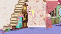 Fluttershy makes a staircase leading nowhere S7E12