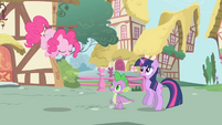 Pinkie Pie about to zoom out of the scene S1E01