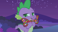 Spike bow tie S1E24