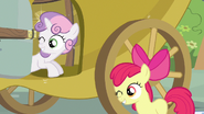 Sweetie Belle & Apple Bloom wink S3E4