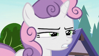 Sweetie Belle squinting her eyes S7E21