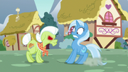 Trixie runs into angry Granny Smith S7E2