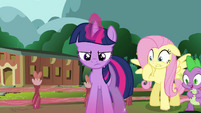 Twilight focusing on levitation spell S3E05