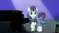 Coloratura smiling at the audience S5E24