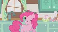 Pinkie Pie with a pan on her head S1E12