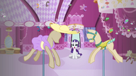 S01E10 Parasprite'y w butiku Rarity