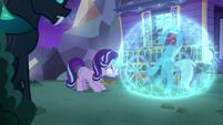 Starlight encases Trixie in soundproof bubble S6E25