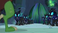 Discord appears before the changeling guards S6E26