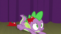 Spike falls over behind the curtains S8E7