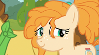 Pear Butter smiles back at Bright Mac S7E13