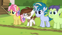 Pip and campers stop at camp-dividing line S7E21