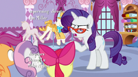 Rarity "young foals without accompaniment" S9E22