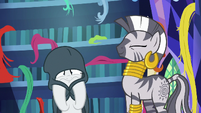 Rarity covering her ruined mane again S7E19