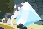 S02E01 Rarity z ogromnym diamentem.png