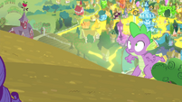 Spike sneaking up on Rarity S4E23
