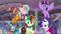 Twi, Rarity, and young five look down at Yona S9E7