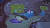 Twilight and Spike sleeping S1E11