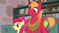 Apple Bloom introduces herself to Sugar Belle S7E8